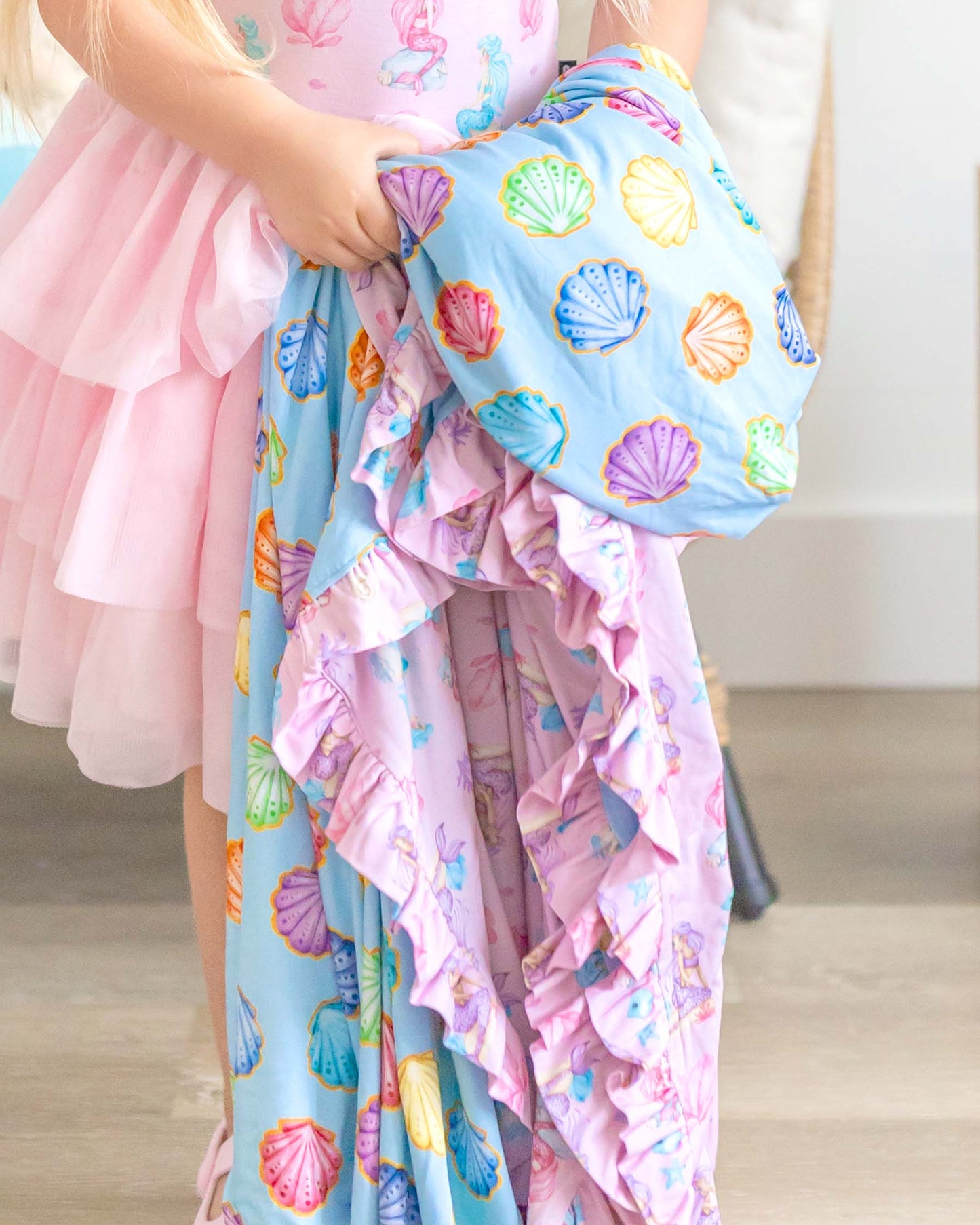 Ariella Ruffled Blanket