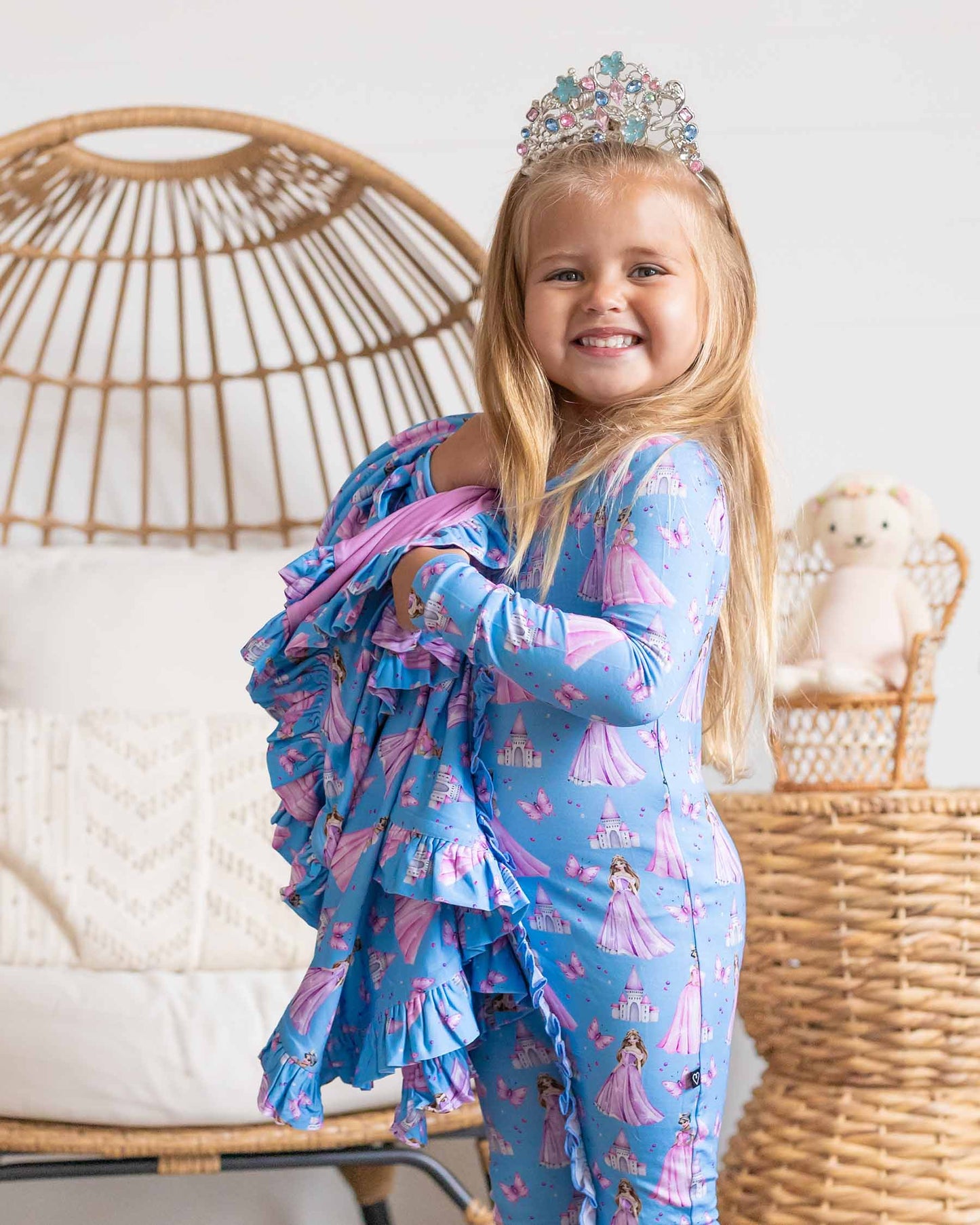 Kinsley Ruffled Blanket