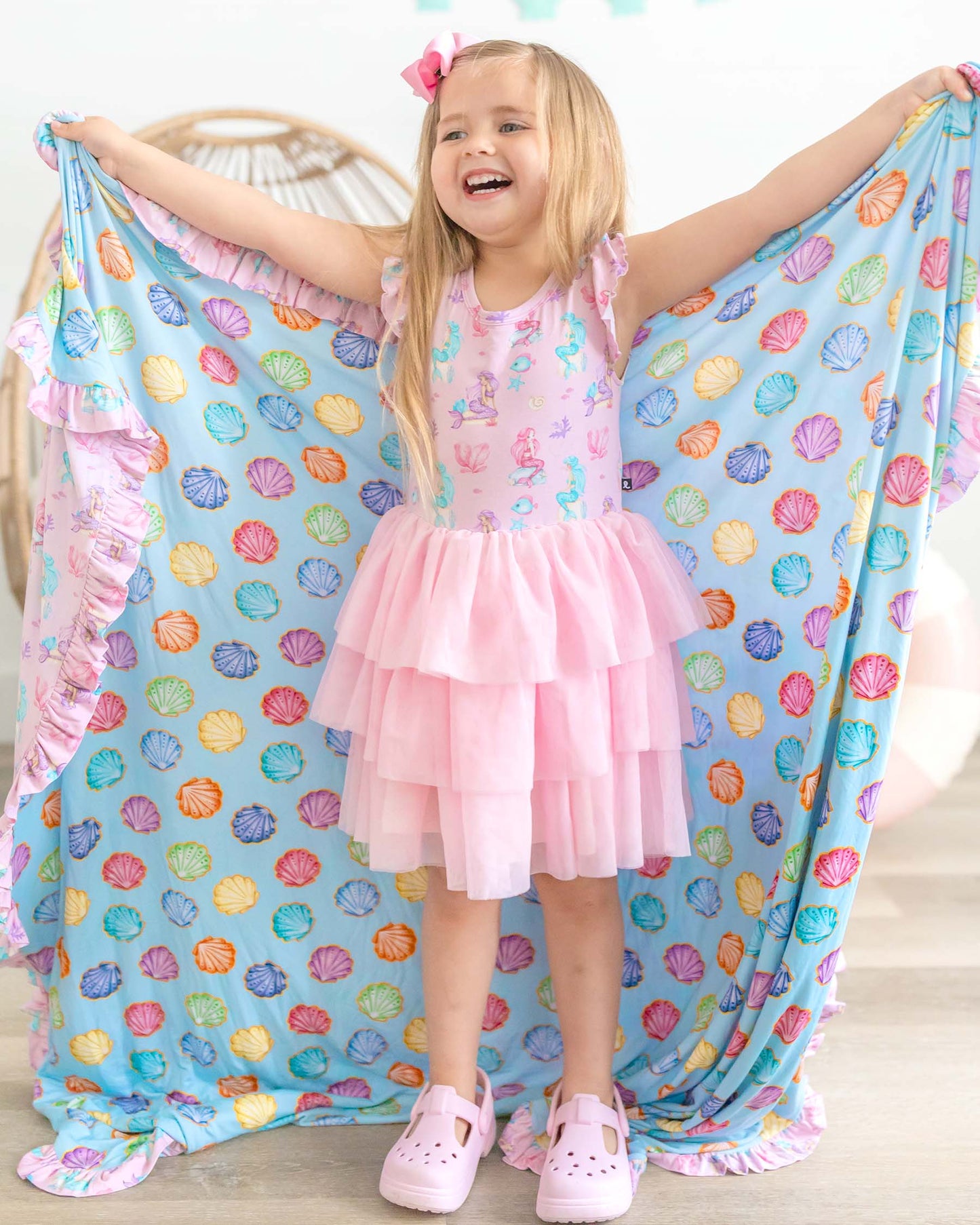 Ariella Ruffled Blanket