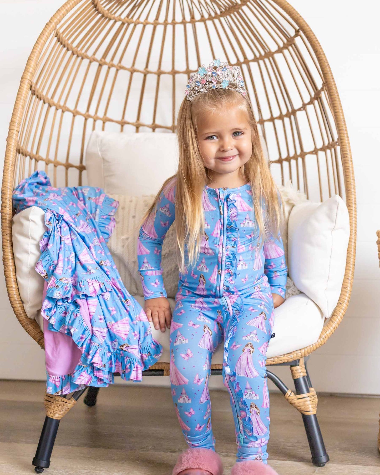 Kinsley Ruffled Blanket