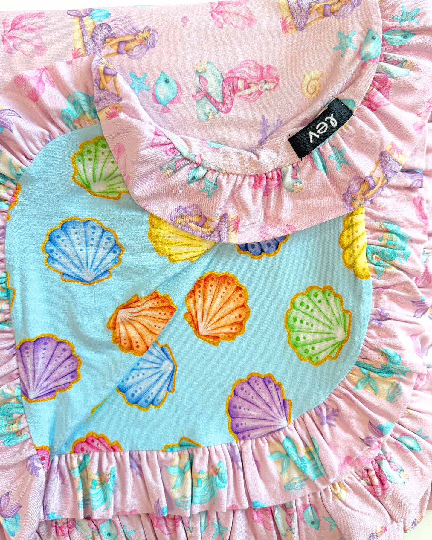 Ariella Ruffled Blanket